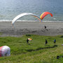 Paragleiter spielen in Dänemark (Foto: Austriafly)