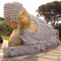 15m lange Buddha-Figur im Budda-Eden-Park