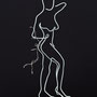 "La dame au sac à main inox" sculpture en fil de fer et bois (crédit photo Michel Bratyna)