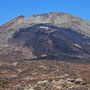 Blick auf den Pico Viejo und die seitlichen Vulkankrater die sogenannten Narices