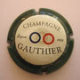 Marque :  GAUTHIER  N° Lambert : 4 Couleur :  Contour vert foncé Description : 3 cercles de couleur au-dessus du nom du producteur  Emplacement : 054-03-03