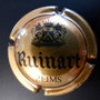 Marque : RUINART N° Lambert : 44c Couleur : Or-jaune et noir Description : Blason contenant un chevron un nuage, deux étoiles et un coeur surmonté par une couronne et tenu par deux lions    Emplacement : 096-05-05 