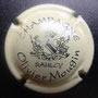 Marque :   MOUGIN Olivier N° Lambert : 1 Couleur :  Crème et Noir Description : Blason champagne   couronné et soutenu par deux   chevaliers  Emplacement :