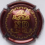 Marque : DHONDT Nelly N° Lambert : 6 Couleur : Bordeaux et or Description : Lettres ND sous un laurier couronné  Emplacement : 