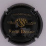 Marque : DOSNE René N° Lambert : 6 Couleur : Noir brillant et or Description : Blason et nom de la marque  Emplacement : 
