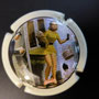Marque : GENERIQUE  N° Lambert : 806b Couleur : contour crème, dessin polychrome Description : Pin'up  Ref perso : 928-05-03