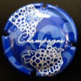 Marque : GENERIQUE  N° Lambert : 683 Couleur : Bleu et blanc Description : Inscription Champagne en lettres cursives, au-dessus d'une grappe de raisins  Ref perso : 910-08-01