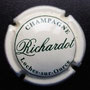 Marque : RICHARDOT N° Lambert : 6 Couleur : Crème, lettres vertes Description : Nom de la marque  Emplacement : 