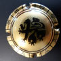 Marque : UNION CHAMPAGNE SAINT GALL N° Lambert : 9 Couleur : Or et noir. Dessin noir Description : Chimère stylisée  Emplacement : 104-02-01