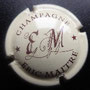 Marque : MAITRE Eric N° Lambert : 1 Couleur : Crème et marron Description : Initiales EM et nom du producteur  Emplacement :  