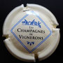 Marque : GENERIQUE  N° Lambert : 665e - foncé Couleur : Crème foncé - entrefilet blanc Description : Les champagnes de vignerons  Ref perso : 