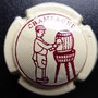 Marque : GENERIQUE  N° Lambert : 569g Couleur : Crème pâle et bordeaux Description : Homme remplissant une bouteille au tonneau  Ref perso : 