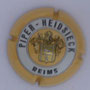 Marque : PIPER-HEIDSIECK N° Lambert : 99 Couleur : Contour jaune Description : Blason contenant des hiéroglyphes surmonté d'un heaume. Petit dessin  Emplacement : 
