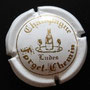 Marque : FORGET - CHEMIN N° Lambert : 4 Couleur : Blanc et or Description : Nom de la marque en dessous d'un plateau avec deux coupes et une bouteille de champagne  Emplacement : 050-05-02