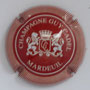 Marque : CADEL Guy N° Lambert : 7 Couleur : Rouge et Blanc strié Description : Blason entouré de deux lions  Emplacement : 