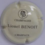 Marque : BENOIT Lionel N° Lambert : 2 Couleur : Crème pâle et noir Description : Initiales dans un cartouche ovale - nom de la marque  Emplacement : 