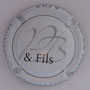 Marque : BOEVER Pierre et Fils N° Lambert : 8 Couleur : Fond blanc. Description : Initiales en lettres scripturales dans un cercle et nom de la marque Emplacement : 