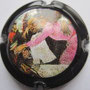 Marque : ABELE Henri  N° Lambert : 4-B  Couleur : Polychrome, écriture blanche Description : couple buvant du champagne Emplacement : 001-01-04