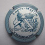 Marque : LOPEZ - MARTIN N° Lambert : 11 Couleur :  Blanc et bleu, striée Description : Grandes stries sur le contour. Blason couronné soutenu par un lion  Emplacement : 072-02-03