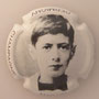 Marque : MARTIN Alain N° Lambert : 9 Couleur : Contour blanc, fond gris Description : Général De Gaulle enfant - nom de la marque  Emplacement : 