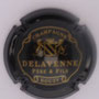 Marque : DELAVENNE Pierre & fils N° Lambert : 5 Couleur : Noir et or Description : Blason soutenu par deux lions - nom de la marque Emplacement : 