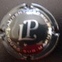Marque : LAURENT - PERRIER  N° Lambert : 57 Couleur : Antrhacite et argent Description : Lettres LP sans   écusson. Inscription Tours-sur-Marne  Emplacement : 