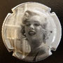 Marque : GENERIQUE  N° Lambert : 807 Couleur : Contour blanc - dessin grisé Description : Marylin  Emplacement : 