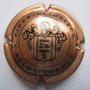 Marque : PIPER-HEIDSIECK N° Lambert : 113 Couleur : Cuivre et Or Description : Blason contenant des hiéroglyphes surmonté d'un heaume  Emplacement : 090-02-04