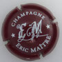 Marque : MAITRE Eric N° Lambert : 9 Couleur : Bordeaux et blanc  Description : Initiales EM et nom du producteur  Emplacement : 