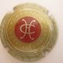 Marque : COUTELAS Hubert N° Lambert : 6 Couleur : Contour argent, cercle or Description :  Nom du producteur.  Lettres CH fines dans cartouche rouge  Emplacement : 032-07-02