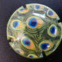 Marque : GENERIQUE  N° Lambert : 788 Couleur : Polychrome Description : Plume de paon ?  Ref perso : 924-04-04