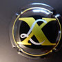 Marque :  Xavier Louis Vuitton N° Lambert : 2 Couleur :  Noir et or. Grand cru Description : lettres XLL dans un cercle   Emplacement : 110-01-01
