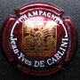 Marque : CARLINI (de) Jean-  Yves N° Lambert : 16 Couleur : Bordeaux, écusson or Description : Lettres JDC dans   écusson   Emplacement : 