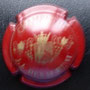 Marque : DESAUBEAU Jean-Jacques N° Lambert : 2 Couleur : Rouge et or Description : Blason couronné,   encadré de deux grappes et nom de la   marque  Emplacement : 