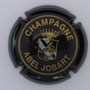 Marque : JOBART Alain N° Lambert : 3 Couleur : Noir et or Description : Blason couronné et nom de la marque  Emplacement : 