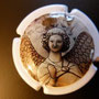 Marque : GENERIQUE  N° Lambert : 819a Couleur : Polychrome Description : Ange au sourire - Reims  Ref perso : 930-06-02