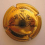 Marque : LACUISSE Frères N° Lambert : 3 - or jaune Couleur : Or jaune et noir striée Description : Initiales LF dans armoirie surmontée d'une couronne et encadrée de deux grappes de raisins  Emplacement : 066-02-04