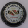 Marque : RAGOUILLAUX - MANGIN N° Lambert : 2 Couleur : Contour noir Description : Blason de champagne couronné et encadré de deux grappes de raisins. Nom de la marque  Emplacement : 