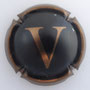 Marque : BAROVILLE N° Lambert : 2d Couleur : Noir et Or Description : Lettre "V" - nom de la marque sur le pourtour Emplacement :
