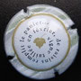 Marque : GENERIQUE  N° Lambert : 815a Couleur : Contour vert, centre blanc,   inscription noire Description : Février cercle or  Ref perso : 
