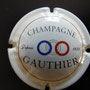 Marque :  GAUTHIER  N° Lambert : 1 Couleur :  Crème, Lettres fines Description : 3 cercles de couleur au-dessus du nom du producteur  Emplacement : 054-03-01
