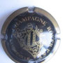 Marque : ROYER père & fils N° Lambert : 1 Couleur :  Noir et Or, striée   Description : Nom de la marque au-dessus d'un blason couronné et soutenu par deux lions  Emplacement : 