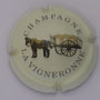 Marque : VIGNERONNE (la) N° Lambert : 8 Couleur : Crème Description : Charrette tirée par un cheval Emplacement : 