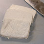 Tofu in 3 gleichmäßig dicke (etwa 5 bis max. 10mm) Scheiben schneiden