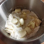 Margarine (zimmerwarm) zufügen