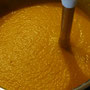 Alpro Rice Cuisine dazugeben und die Suppe mit einem Stabmixer fein pürieren