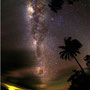椰子の海岸と南天銀河　波が静かに打ち寄せていた　８月ケアンズ北ハルス海岸AU      F
