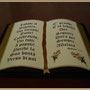 Bibbia in cartapesta con decorazioni in decoupage. Realizzata da Maurizio Evangelisti.