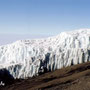 地球温暖化で姿を消しつつある巨大な氷河の迫力。