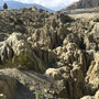 Ein ausgeschilderter Rundweg führt durch die bizarr erodierten Sandhügel, die an eine Mondlandschaft erinnern. 